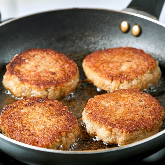 Karbonader (Lean Beef Patties) with Caramelized Onions