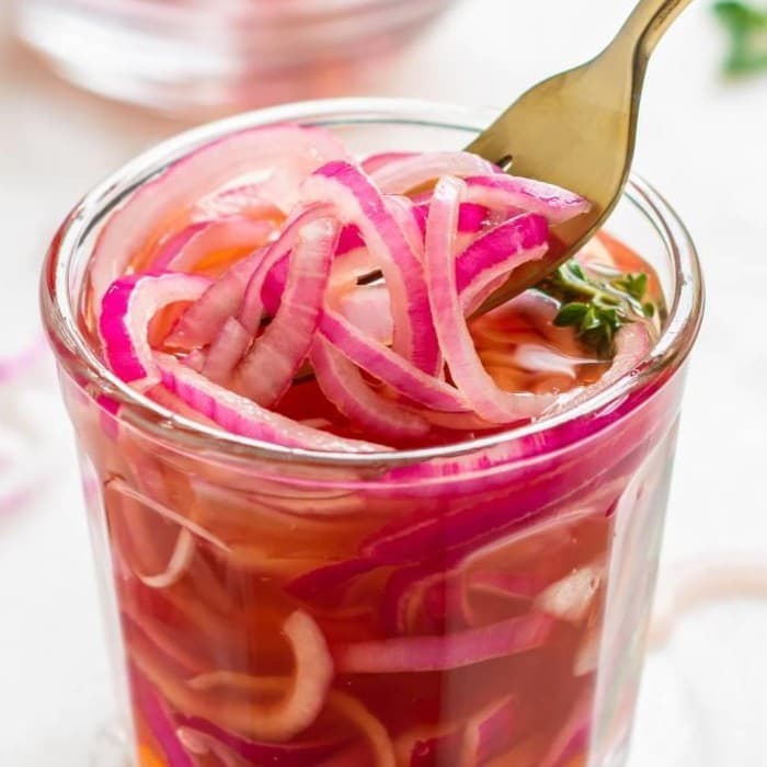 Red onion pickle